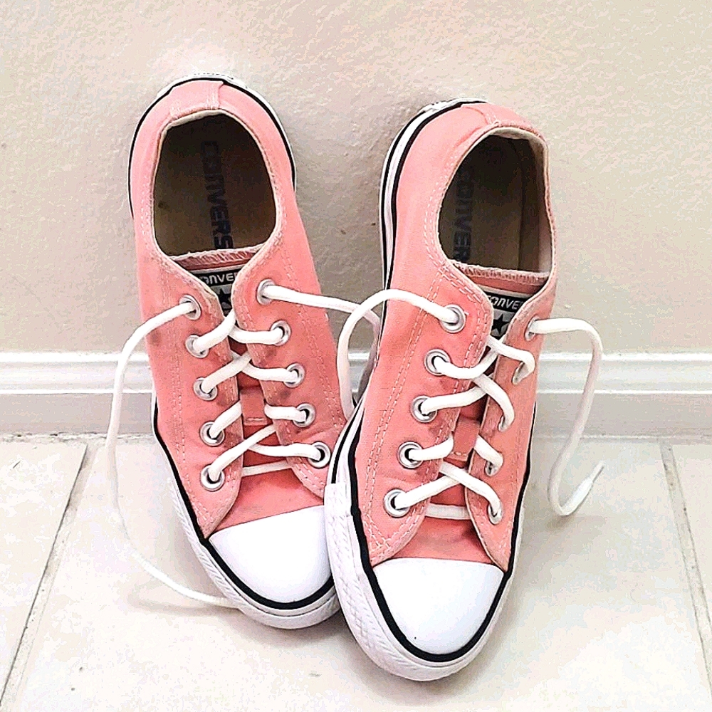 (Peach color) Converse